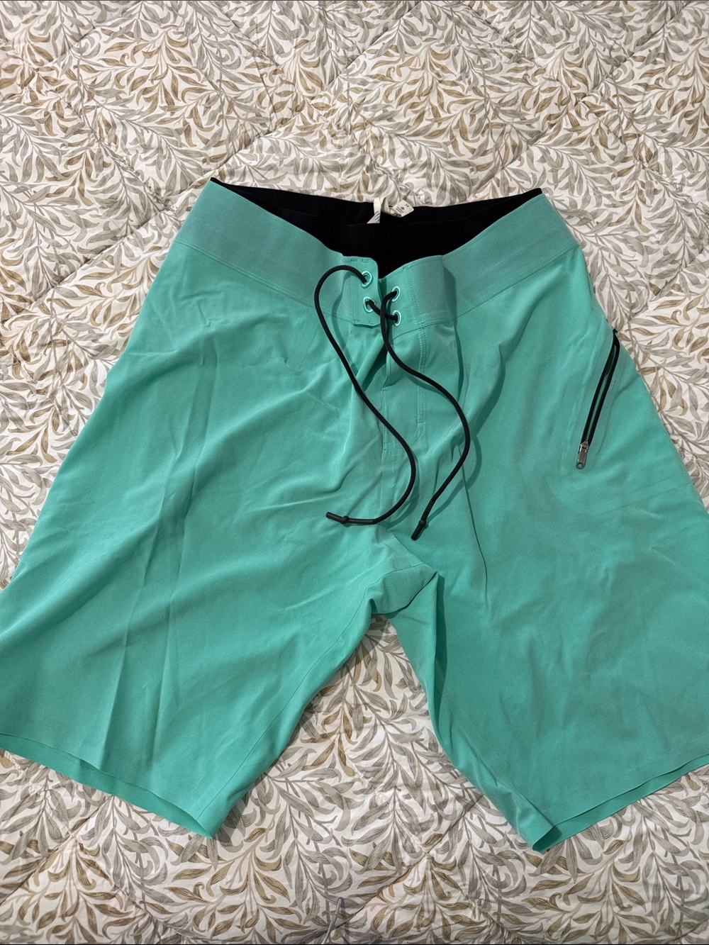 lululemon athletica Men’s Aqua Green Swim Board Shorts with Black Drawstring